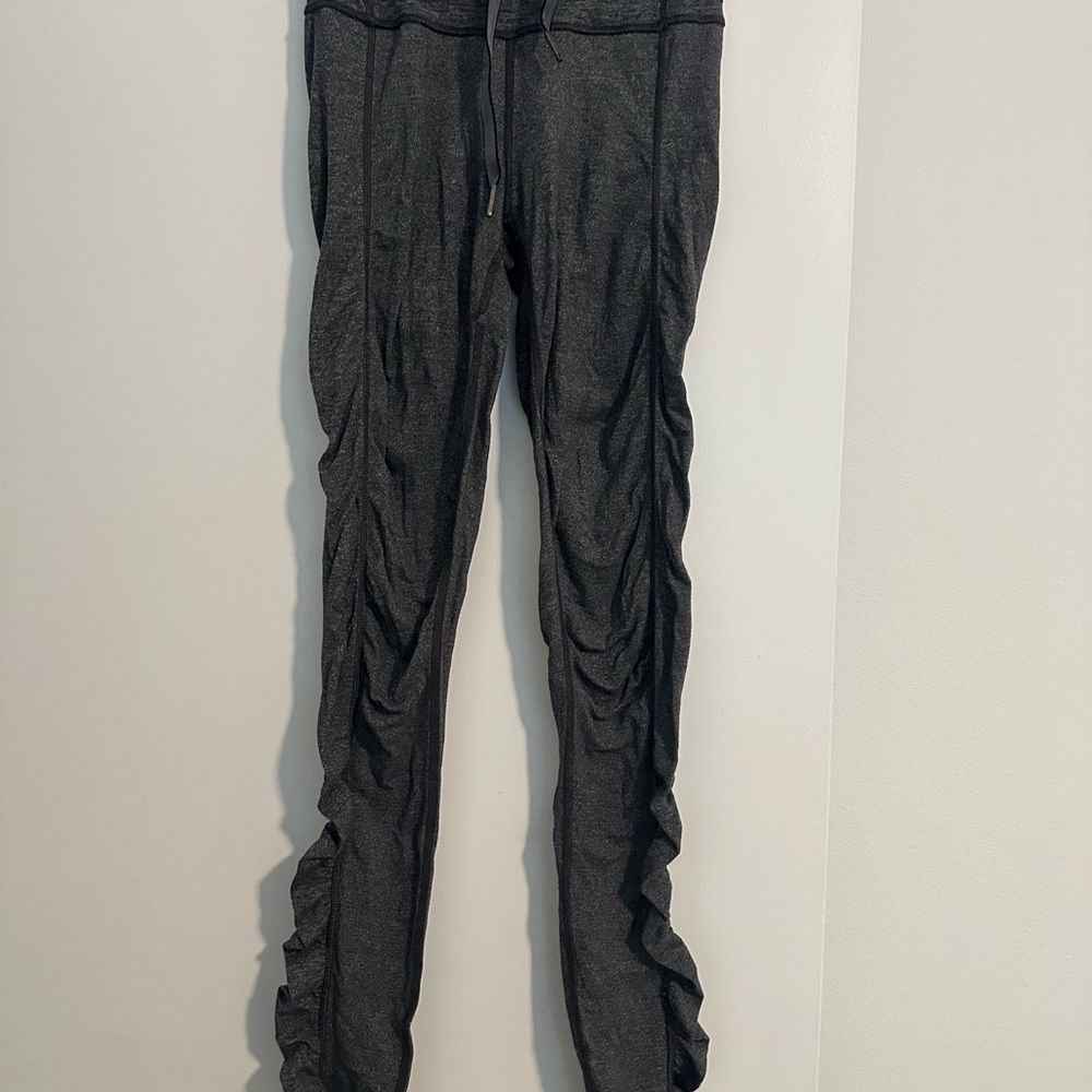 Lululemon Athletica Gray reversible leggings